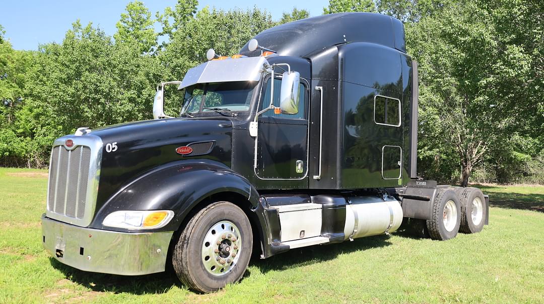 Image of Peterbilt 386 Primary image