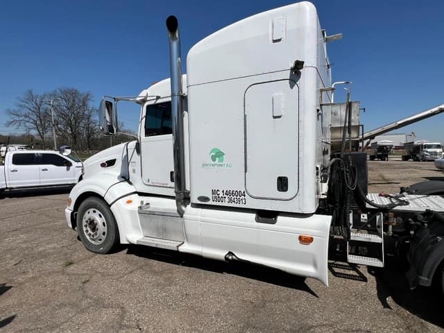 Image of Peterbilt 386 equipment image 3