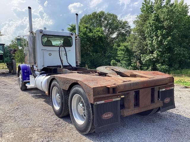 Image of Peterbilt 388 equipment image 2