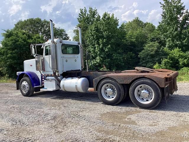 Image of Peterbilt 388 equipment image 1