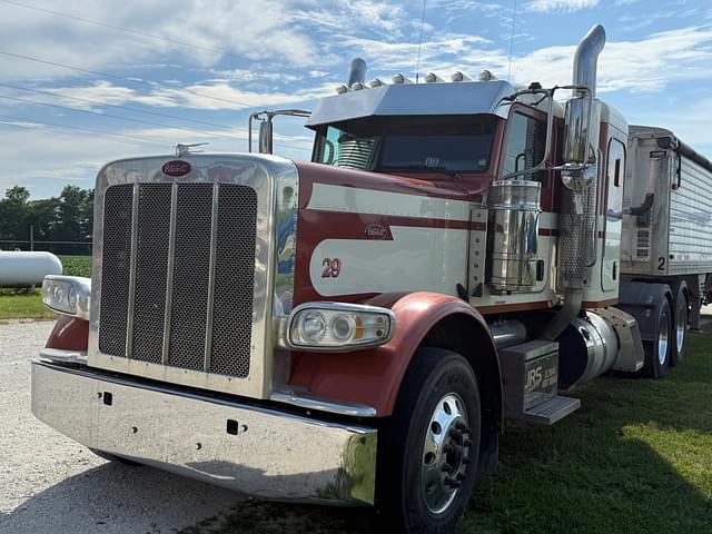Image of Peterbilt 389 equipment image 3
