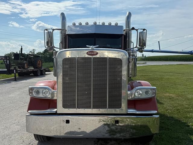 Image of Peterbilt 389 equipment image 2