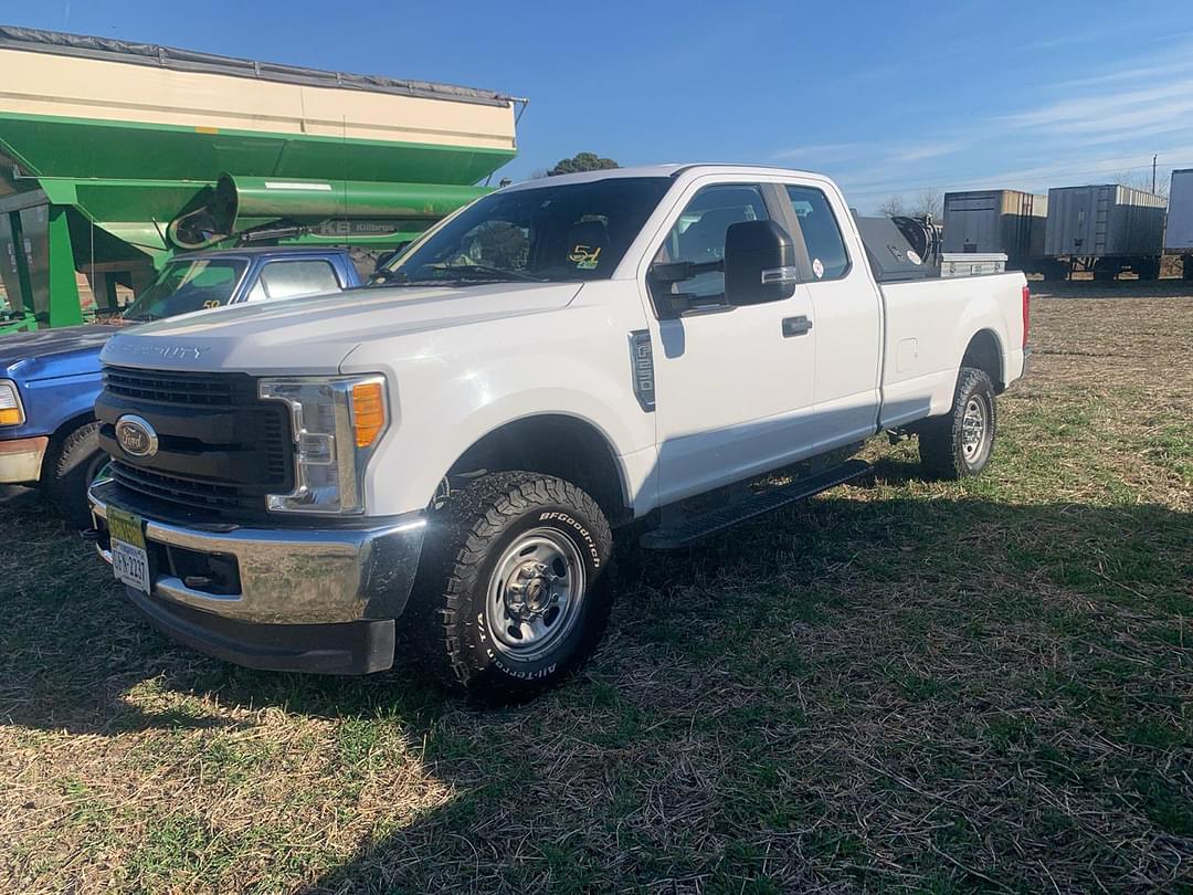 Image of Ford F-250 Primary image