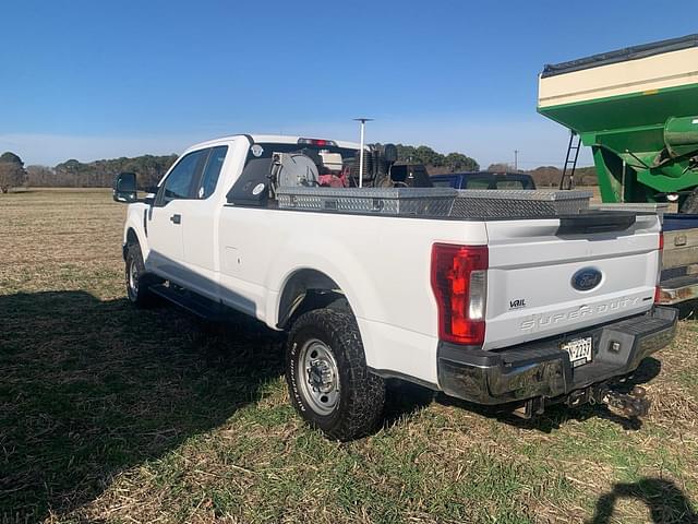 Image of Ford F-250 equipment image 3