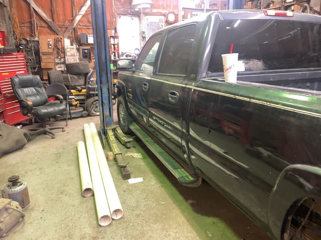 Image of Chevrolet 2500 equipment image 2