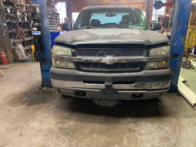 Image of Chevrolet 2500 equipment image 4