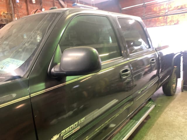 Image of Chevrolet 2500 equipment image 3