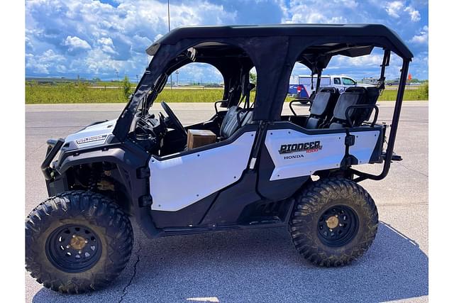 Image of Honda Pioneer 1000-5 equipment image 2