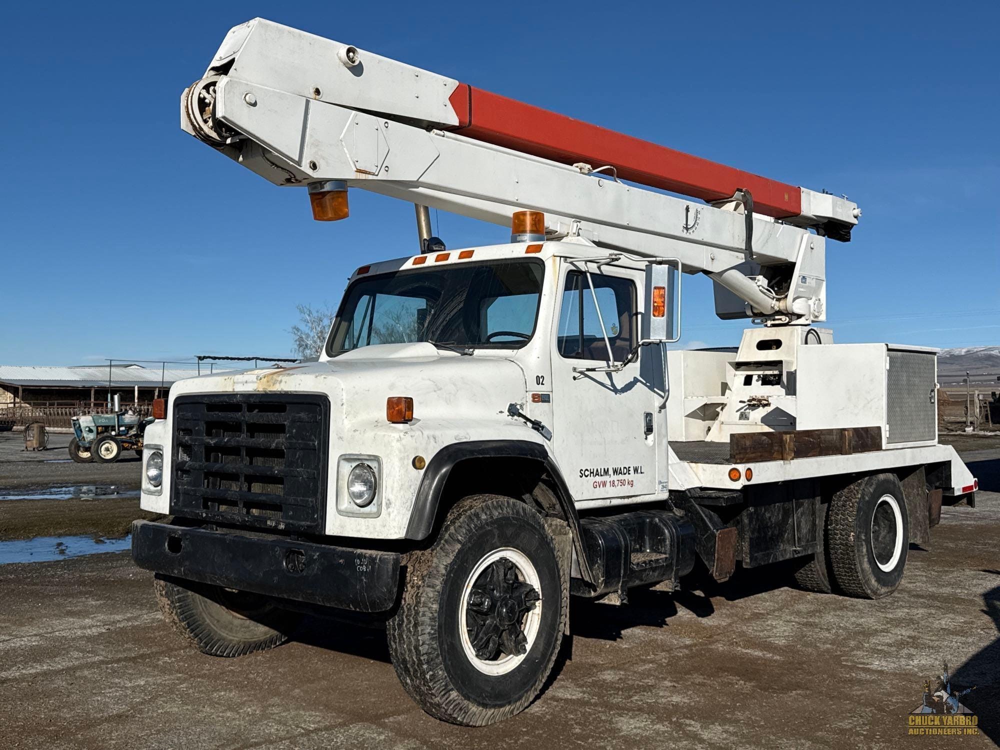 1984 International S1900 Equipment Image0