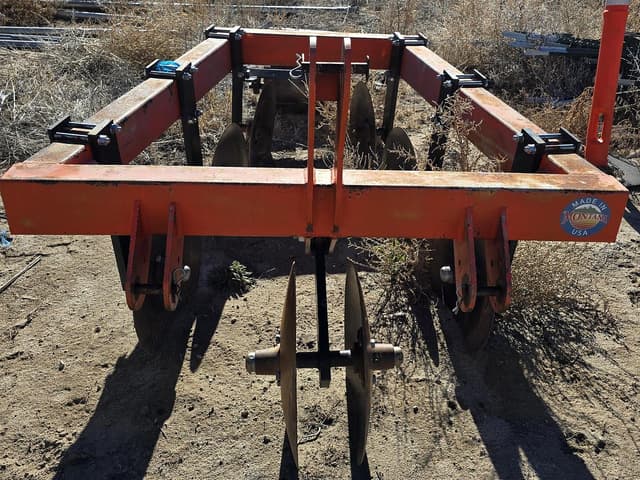 Image of Ostberg Construction Pivot Track Filler equipment image 3