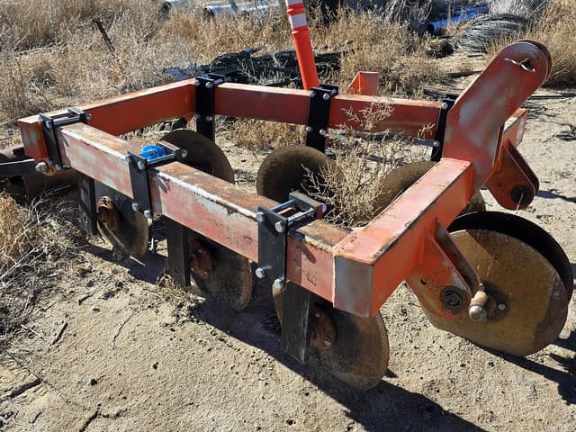 Image of Ostberg Construction Pivot Track Filler equipment image 4