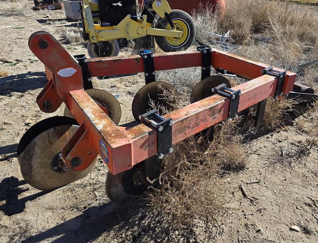 Image of Ostberg Construction Pivot Track Filler equipment image 2