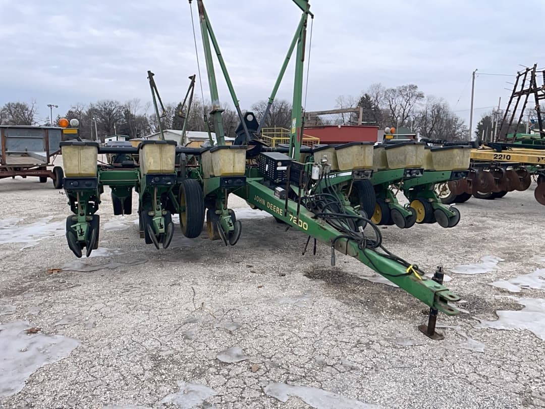 Image of John Deere 7200 Primary image
