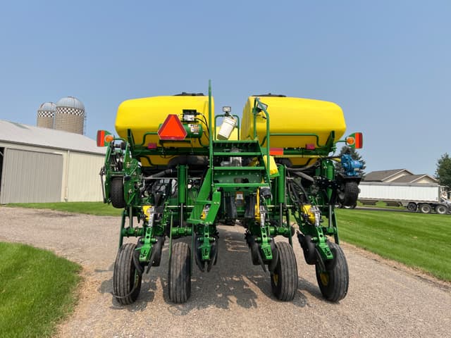Image of John Deere 1770 equipment image 4