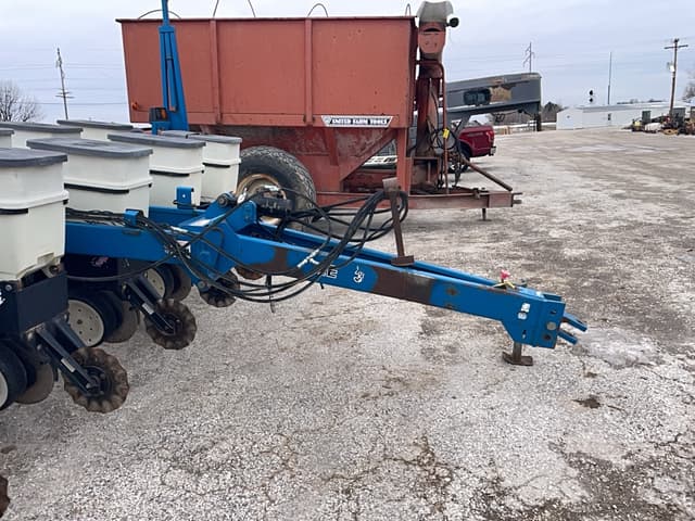 Image of Kinze 3000 equipment image 3