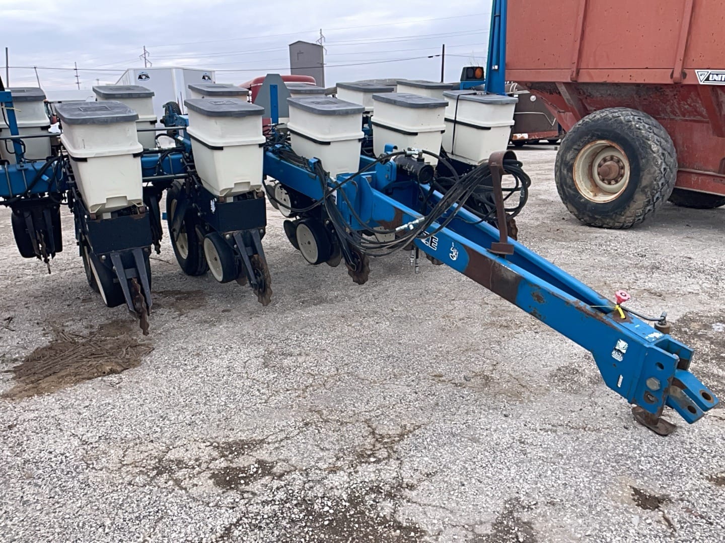 Kinze 3000 Equipment Image0