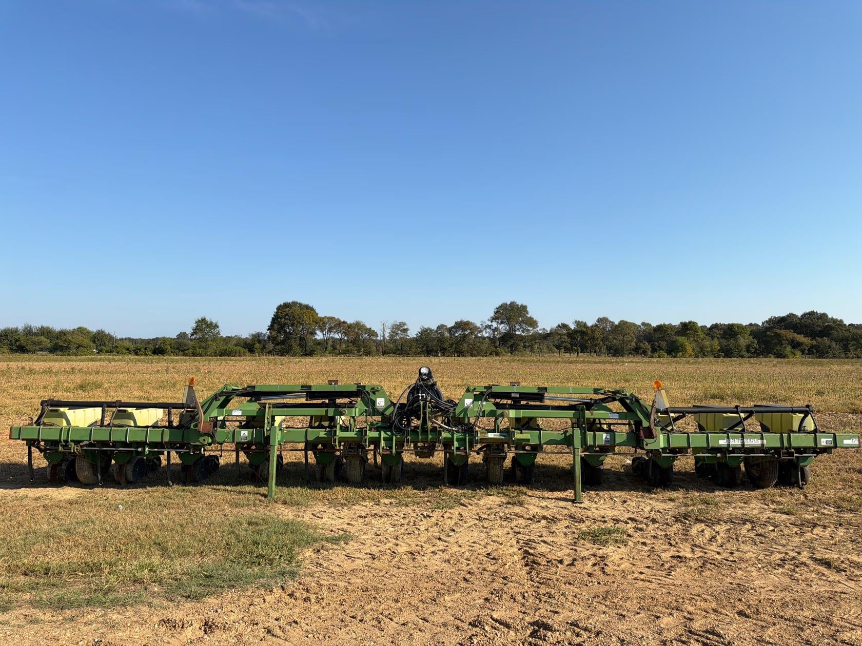 John Deere 1720 Equipment Image0