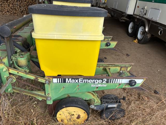 Image of John Deere 7300 equipment image 4