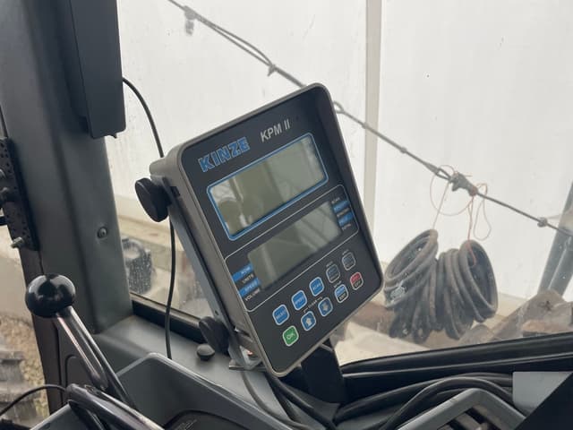 Image of Kinze 3600 equipment image 2