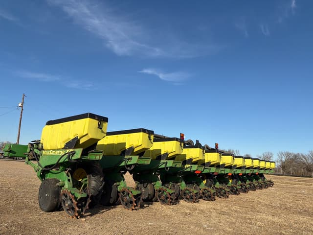 Image of John Deere 1720 equipment image 1