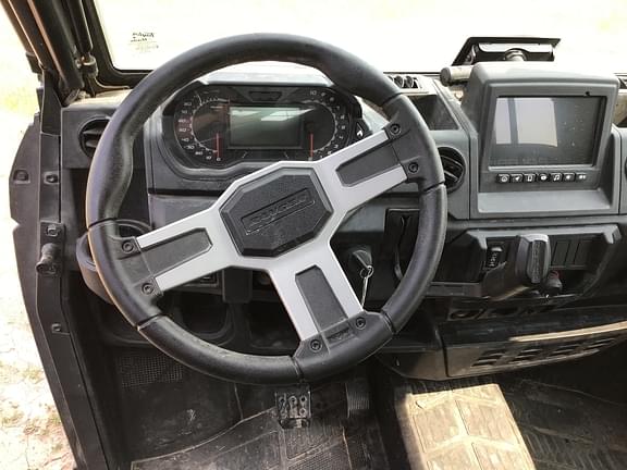 Image of Polaris Ranger XP 1000 Crew equipment image 3