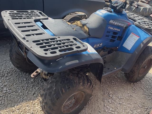 Image of Polaris Magnum 325 equipment image 3