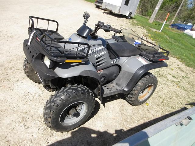 Image of Polaris Magnum 325 equipment image 2