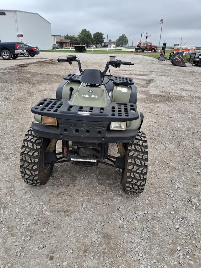 Image of Polaris Magnum 330 equipment image 3