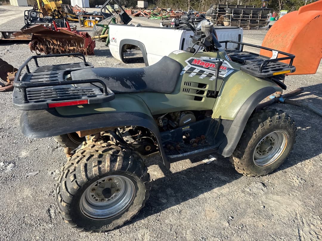 Image of Polaris Magnum 330 Primary image