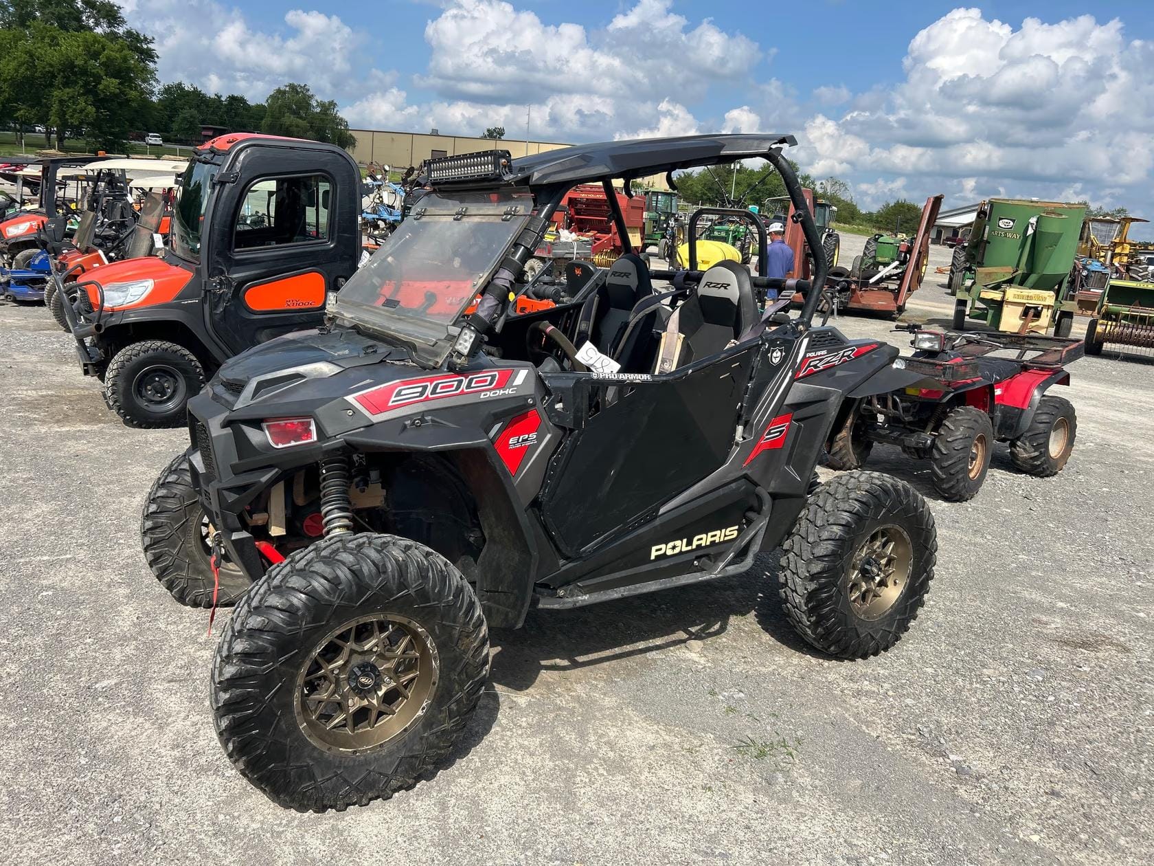 Polaris RZR 900 Equipment Image0