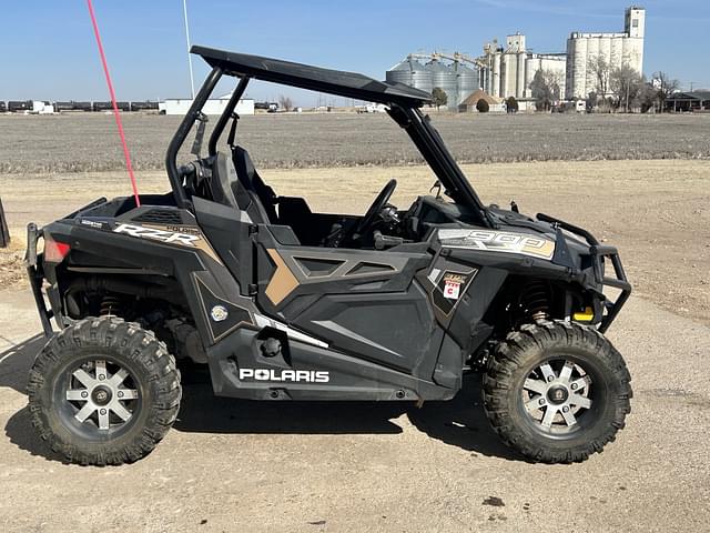 Image of Polaris RZR 900 equipment image 1