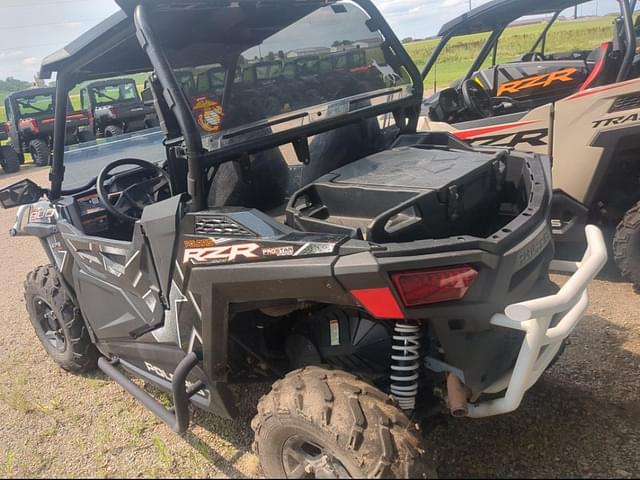 Image of Polaris RZR 900 EPS equipment image 3