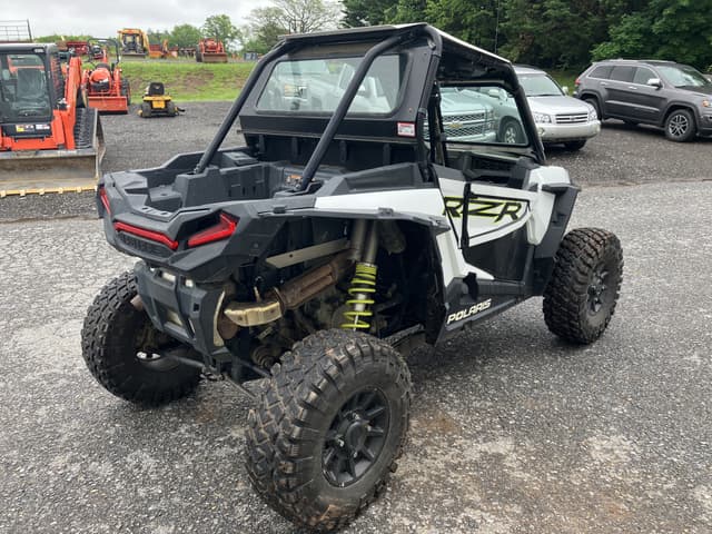 Image of Polaris RZR XP 1000 equipment image 2