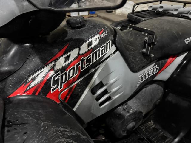 Image of Polaris Sportsman 700 equipment image 1