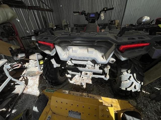 Image of Polaris Sportsman 850 equipment image 2