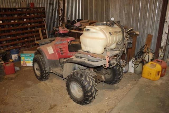 Image of Polaris Xplorer 400 equipment image 2