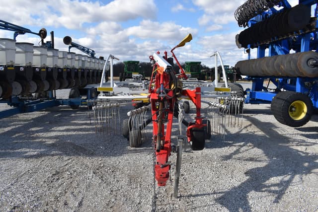 Image of Pottinger Top 692A equipment image 1