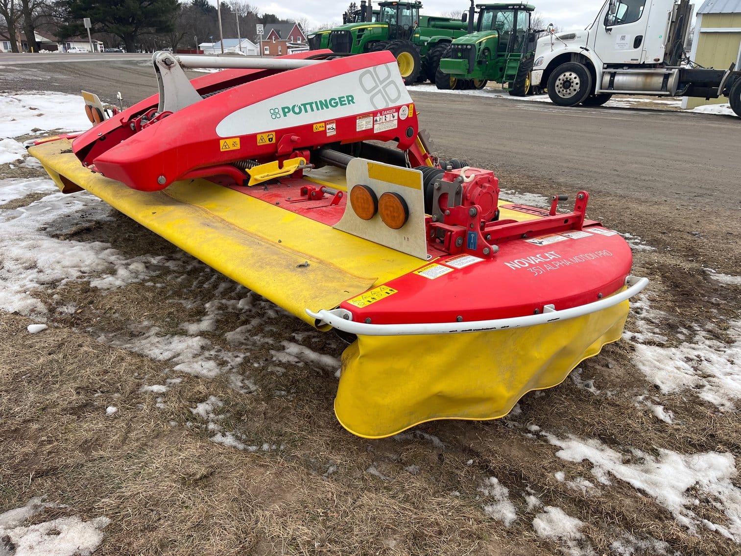 Pottinger Novacat S12 Equipment Image0