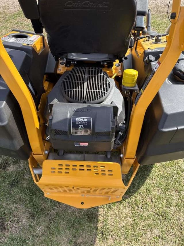 Image of Cub Cadet PRO Z 100 equipment image 4