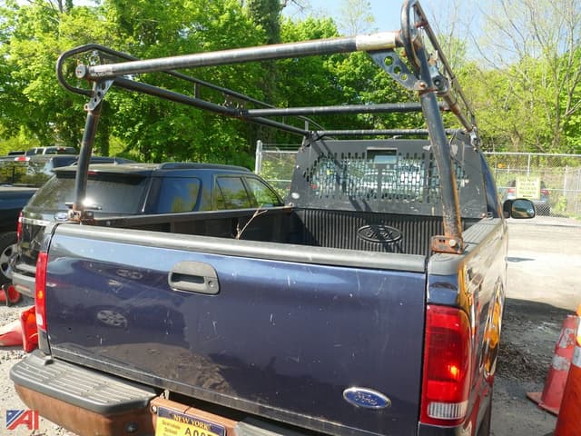 Image of Ford F-250 equipment image 4