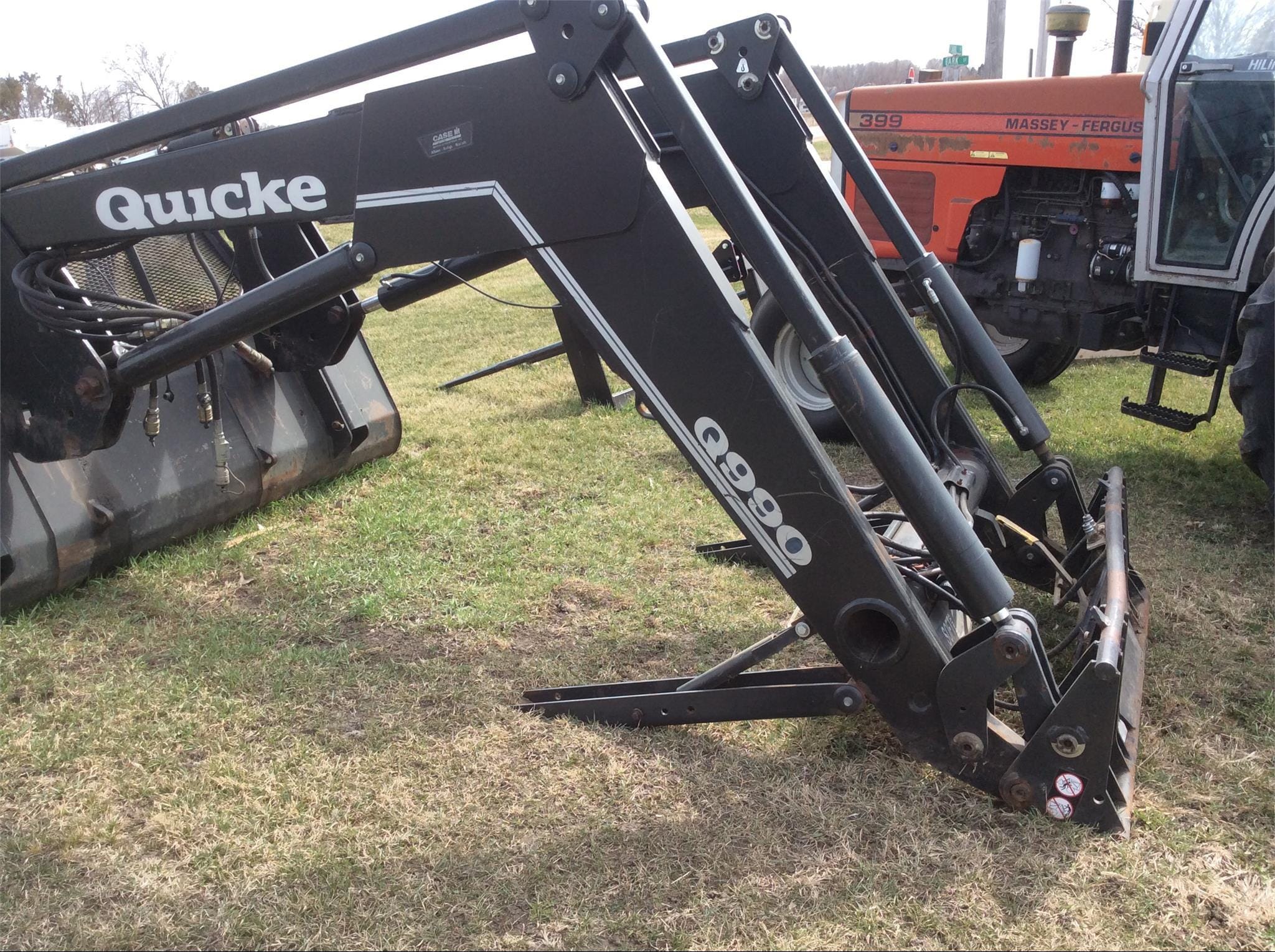 Quicke Q990 Equipment Image0