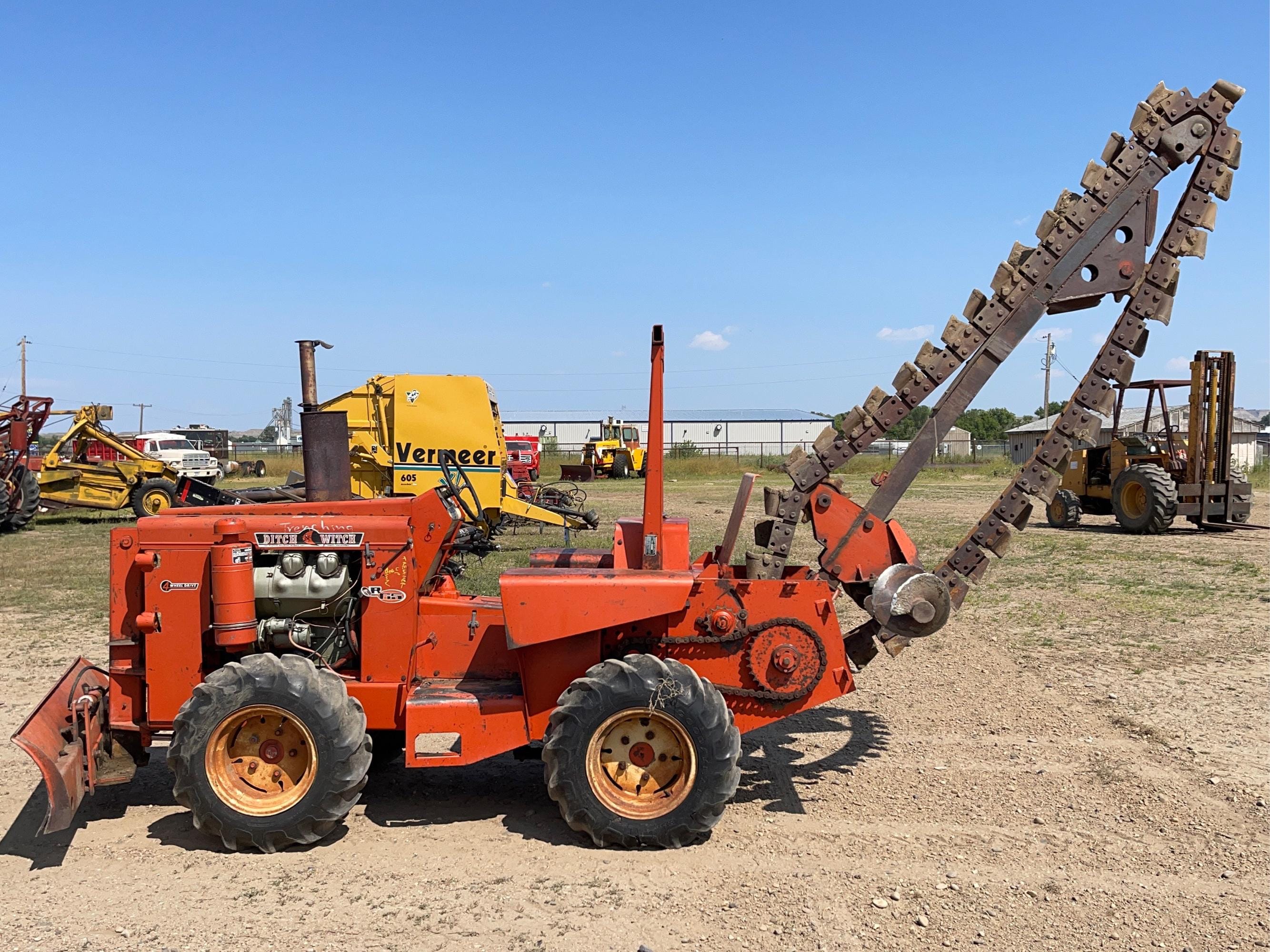 Main image Ditch Witch R65