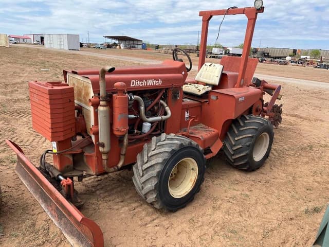 Image of Ditch Witch R65 equipment image 4