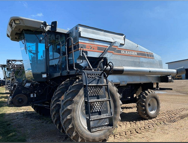 Thumbnail image Gleaner R72 3