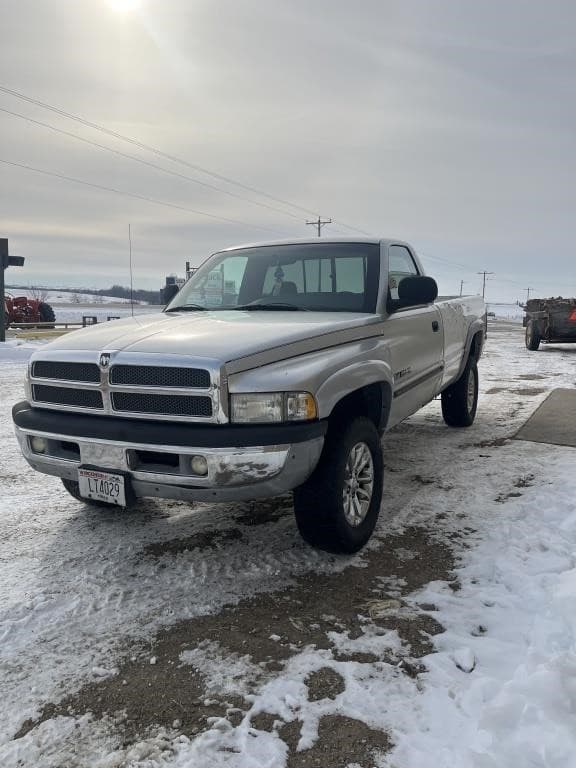 Image of Dodge Ram 1500 equipment image 1