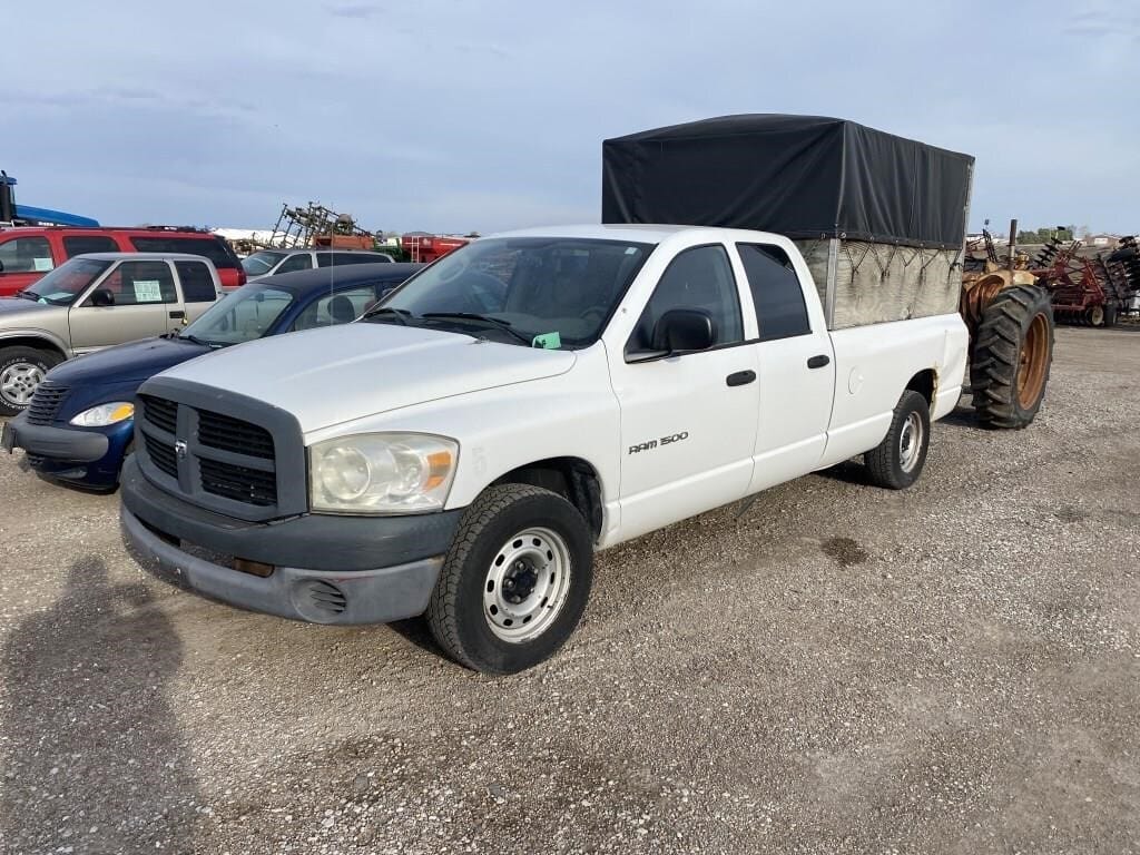 Dodge Ram 1500 Equipment Image0