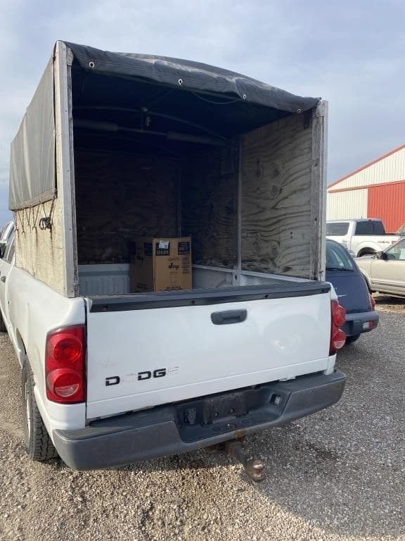 Image of Dodge Ram 1500 equipment image 2