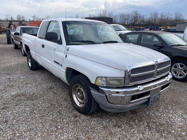 Image of Dodge Ram 1500 equipment image 1