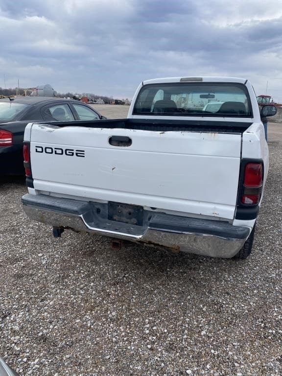 Image of Dodge Ram 1500 equipment image 2