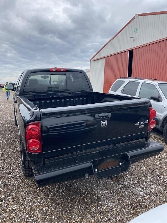 Image of Dodge Ram 1500 equipment image 2